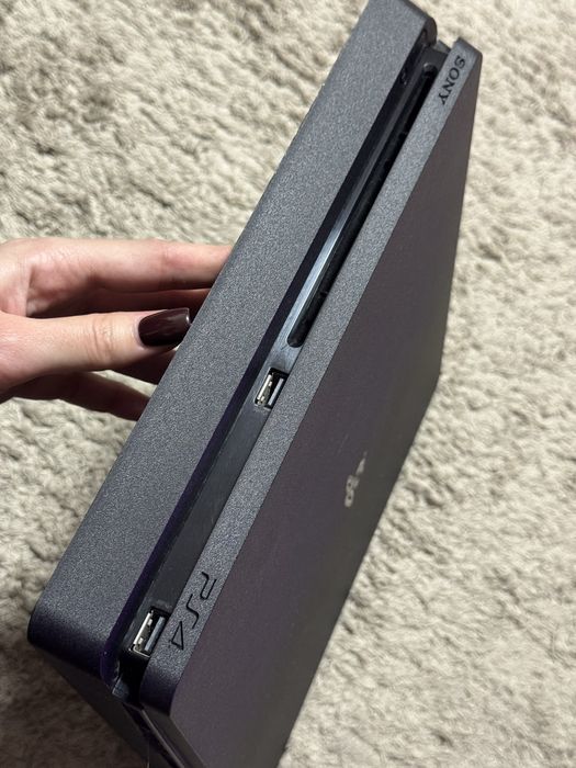 Sony PlayStation 4 Slim