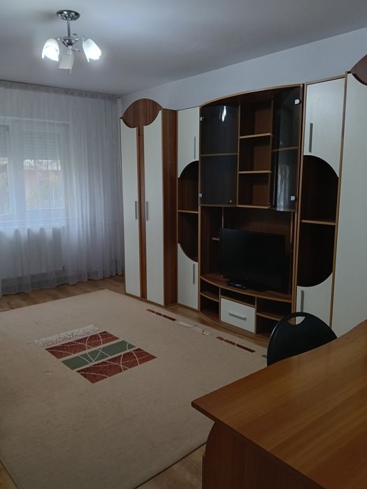 Garsoniera de închiriat în Rogerius langa piata