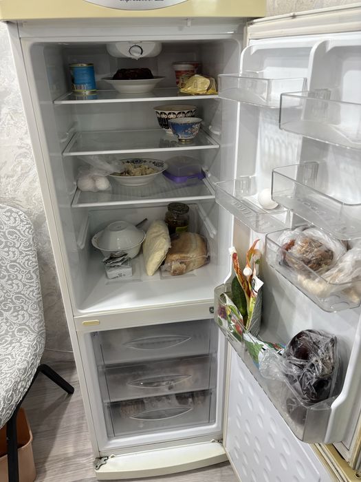 Продам Холодильник лж