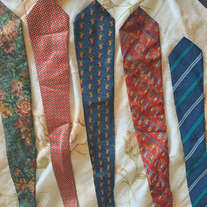 Продавам Вратовръзки