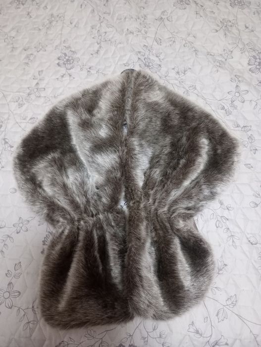 Кожена пухена яка