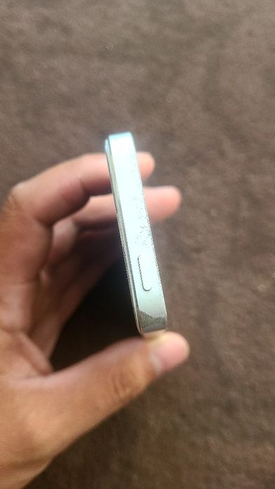 Iphone 5s sotiladi