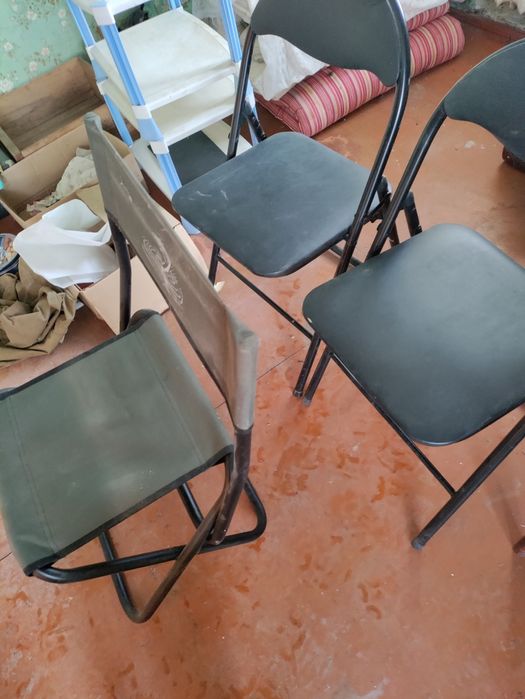 Стулья и скамеечки