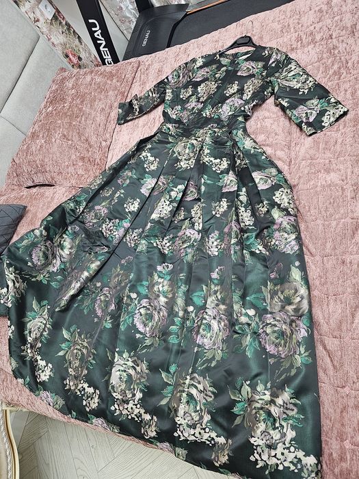 Красивое платье, размер 44-46