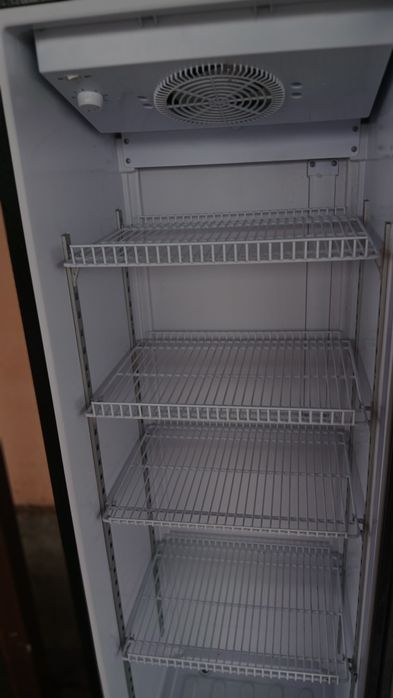 Продаю холодильник практически новый