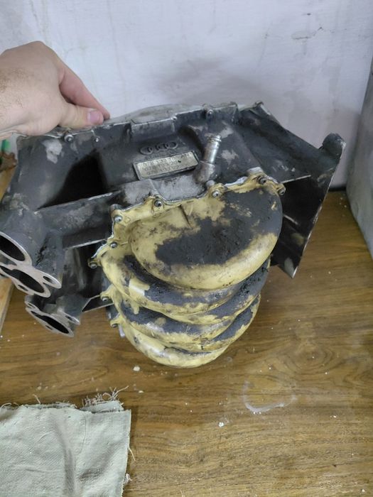Продам впускной коллектор Ауди А4 B5 2.6