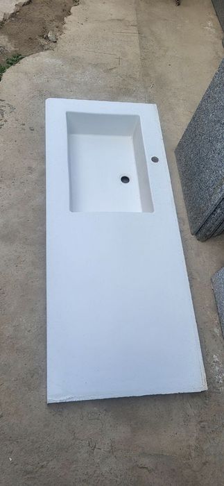 Продаётся раковина из искусственного камня