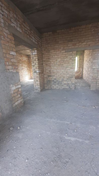 Каробка уй сотилади