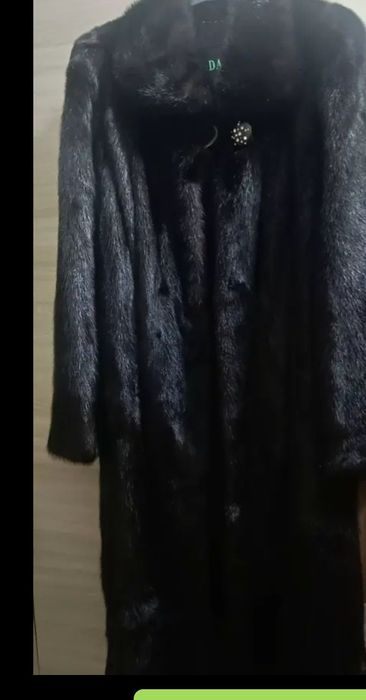 Норкрвый шуба до колен