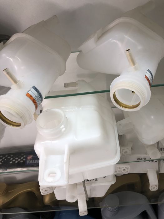 Бачок расширительный для антифриза