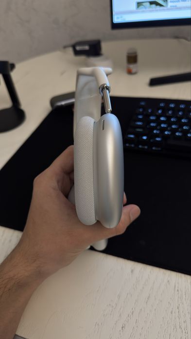 Airpods max gen 1