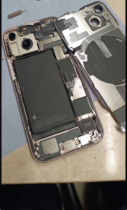 Iphone 15 на части