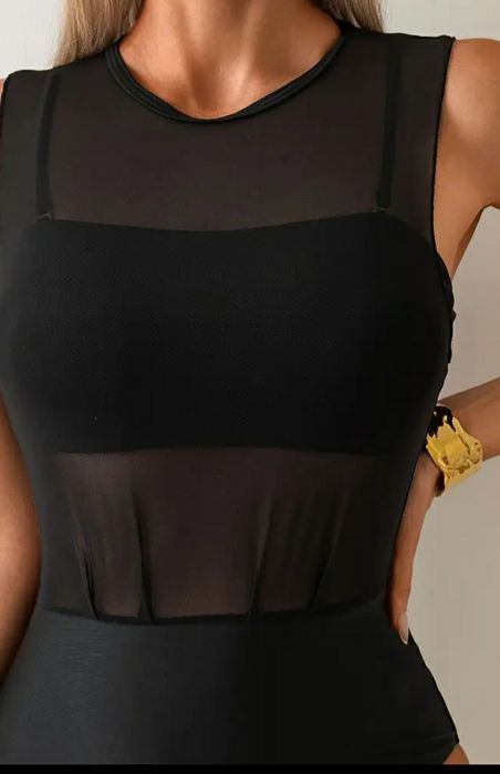 Costum de baie nou