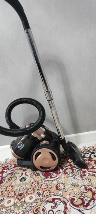 Мощный вакуумный пылесос RAF