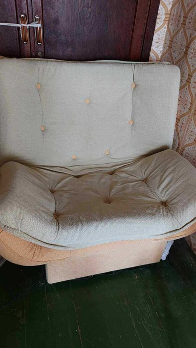 Диван и две кресла