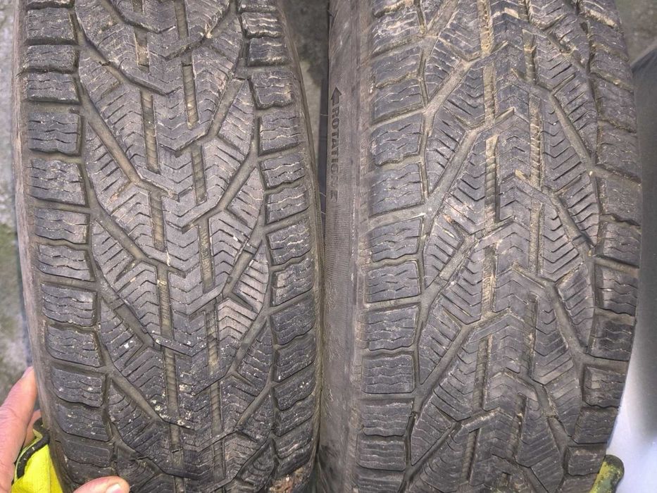 Зимнни 4 нови на 2000км.и летни 205.65.15  -