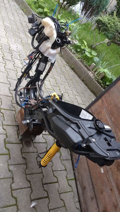 Vând/Schimb cu Auto Aprilia SR Factory 70cc