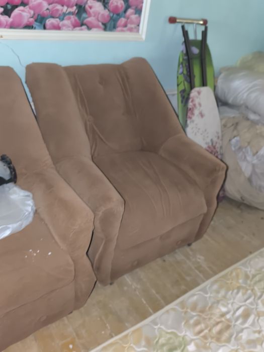 Uy uchun mebel . Divan kreslo sotiladi