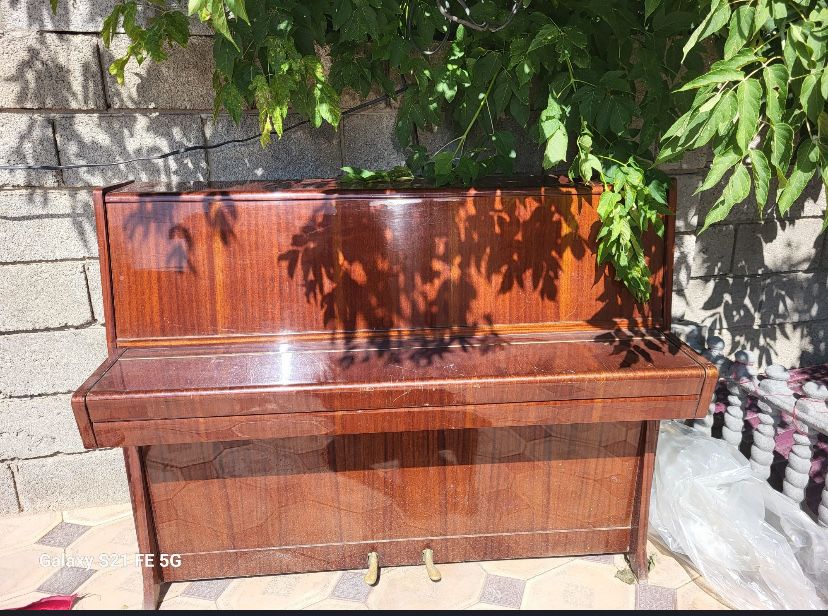 Пианино сатылады