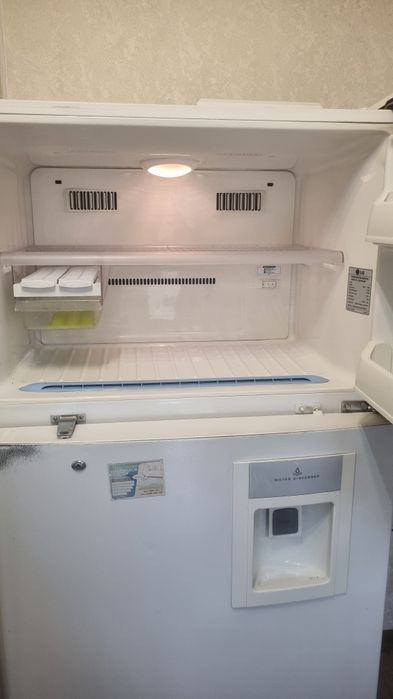 Продаётся холодильник LG