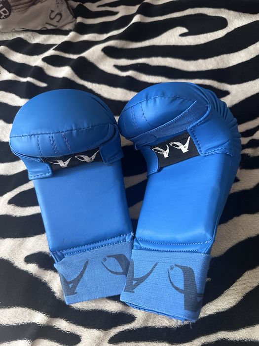 Перчатки для карате