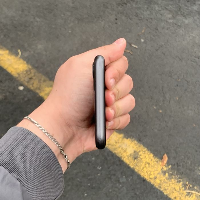 Iphone 11 128gb ideal 189$ srocni