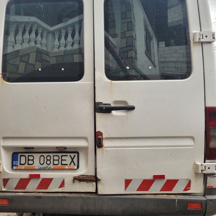 Propietar vand sprinter 413 axa dubla
