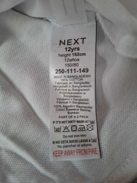 Tricou alb cu nasturi