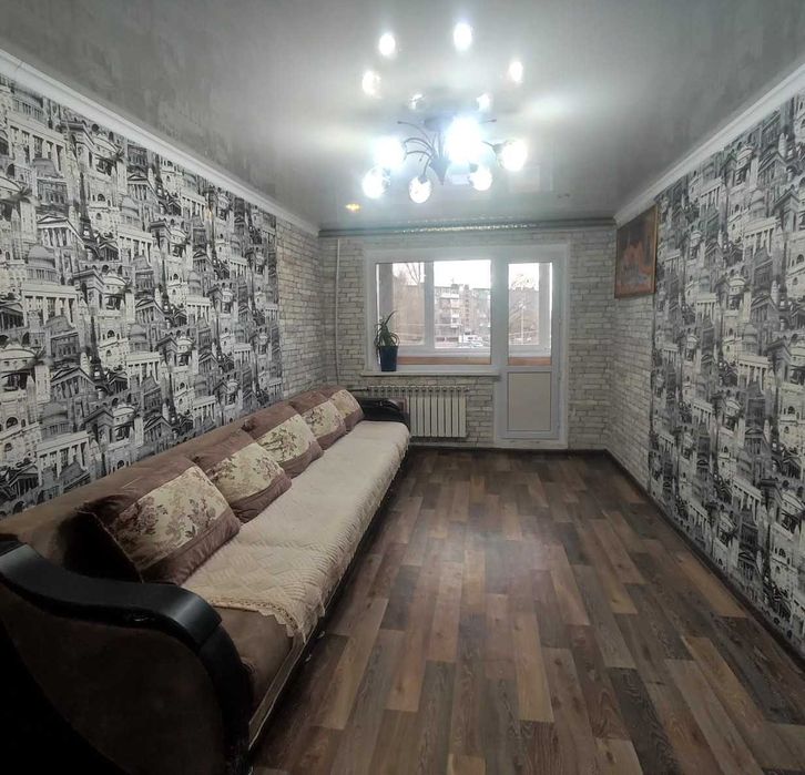 Продаю 2х комн. квартиру на 2 этаже на 3 микрорайоне.