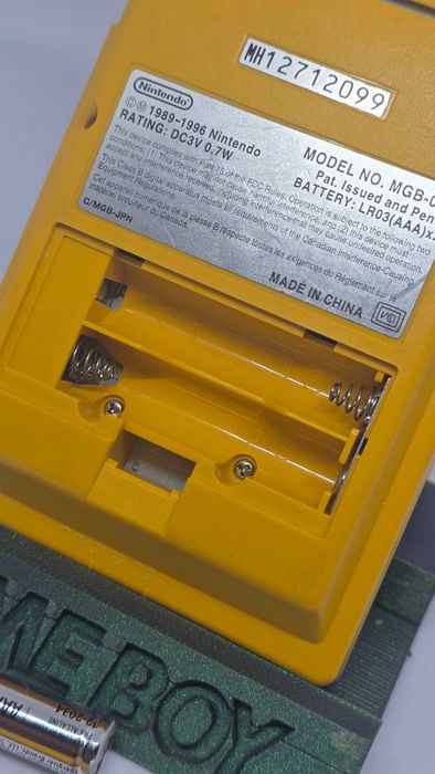 Nintendo Game Boy Pocket galben, reconditionat, carcasa originala