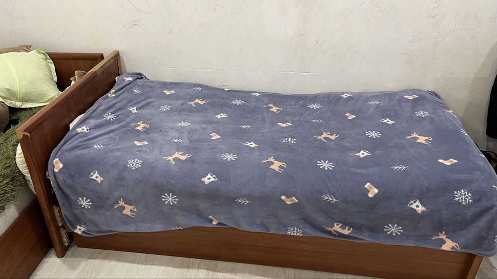 Хороший  кровать