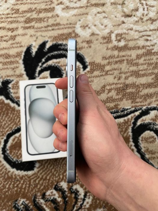 Продаю айфон 15 белый