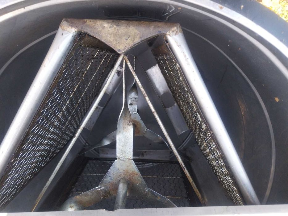 пчеларска центрофуга