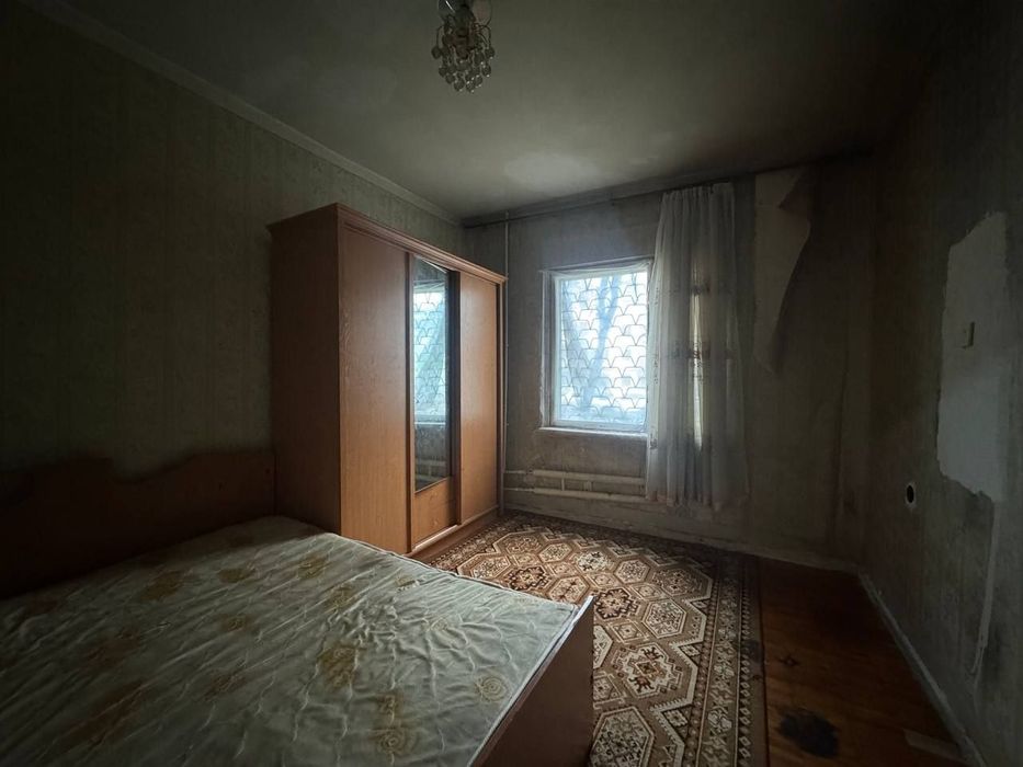 Продаётся квартира Мирабадский р-н Куйлюк массив 4 2/1/4