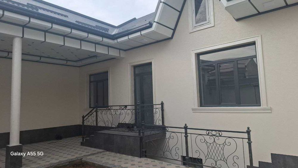 Срочно...Чорток махалла 2.4 соток 4 хона 3 та санузел ва  подвал бор