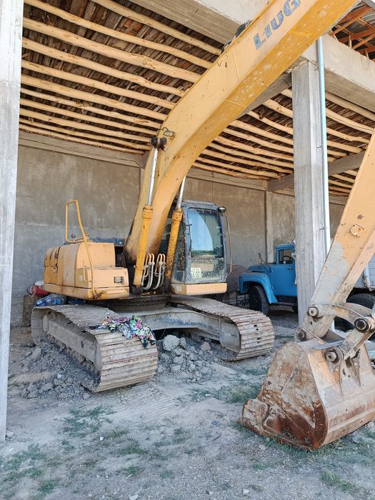 Ekskavator Liugong sotiladi