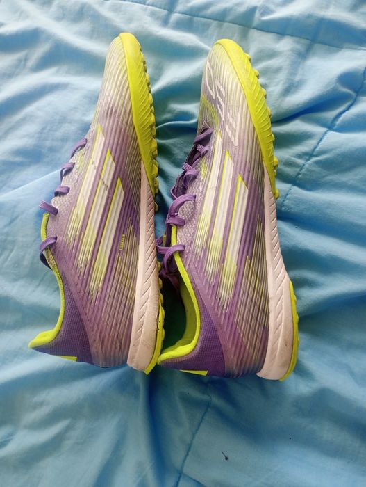 Adidași de fotbal - mărimea 45 1/3