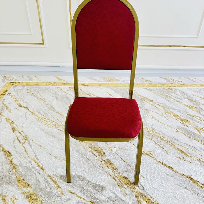 Продам стулья и велюр чехол буу