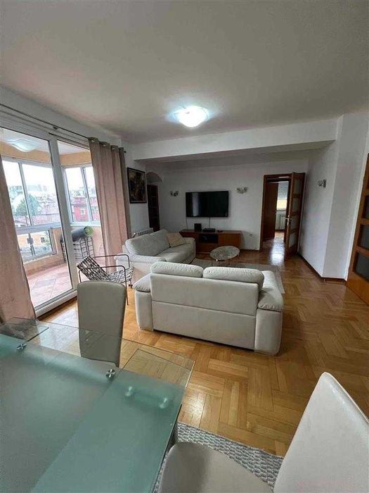 Дава се под наем Двустаен апартамент в Бургас, Славейков - 67 кв.м за 204 € - Снимка #1