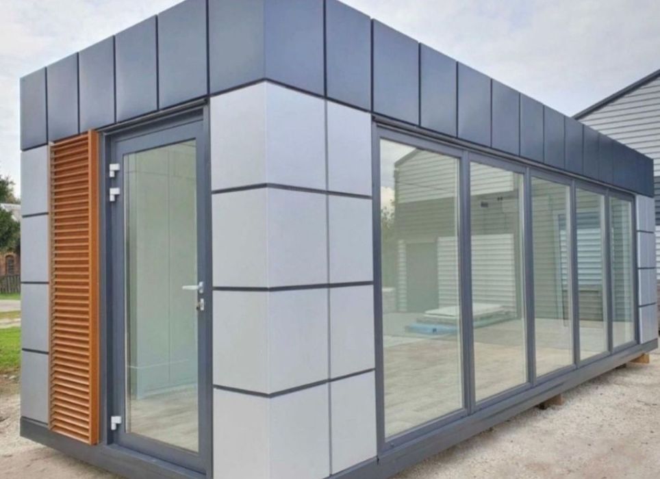 Vand containere modulare pentru spatiu comercial