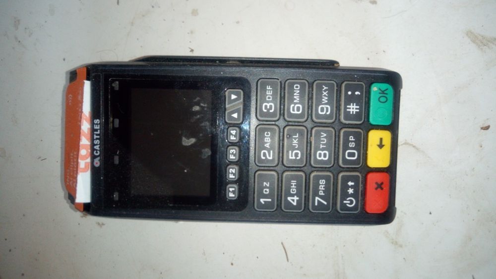 vând clăpari și masă de sticlă