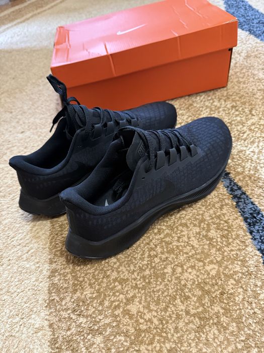 Кроссовки nike 42 размен