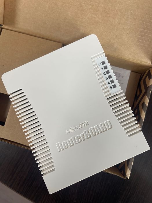 Суич Mikrotik RB260GSP