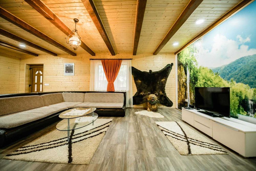 Cabane de inchiriat cu ciubar 24pers. 16 in 8 camere,sau 8 pers.in 4