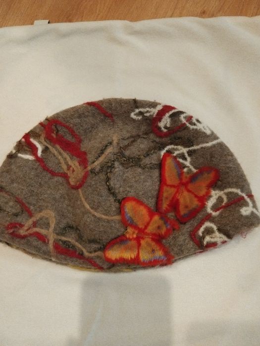 Продам шапку женская