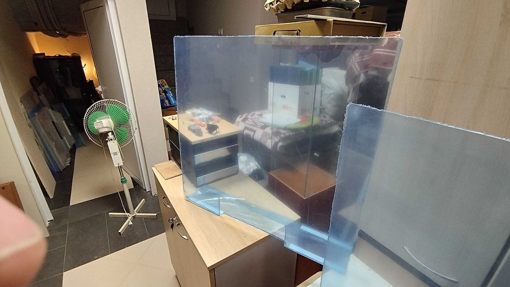 ПЛЕКСИГЛАС БЕЗЦВЕТЕН размер  75 /90см дебел 3мм и 70/73