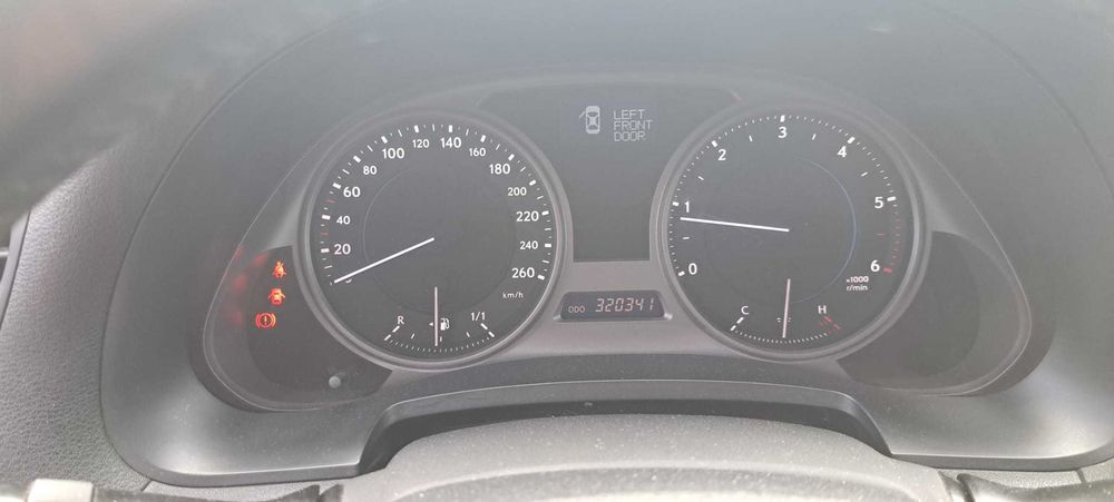 Vand Lexus IS 220 d 177cp