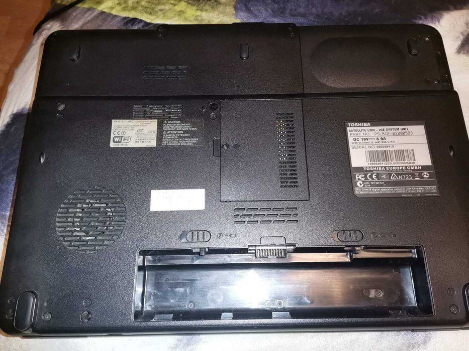 Toshiba Satellite  l 300 на части всичко