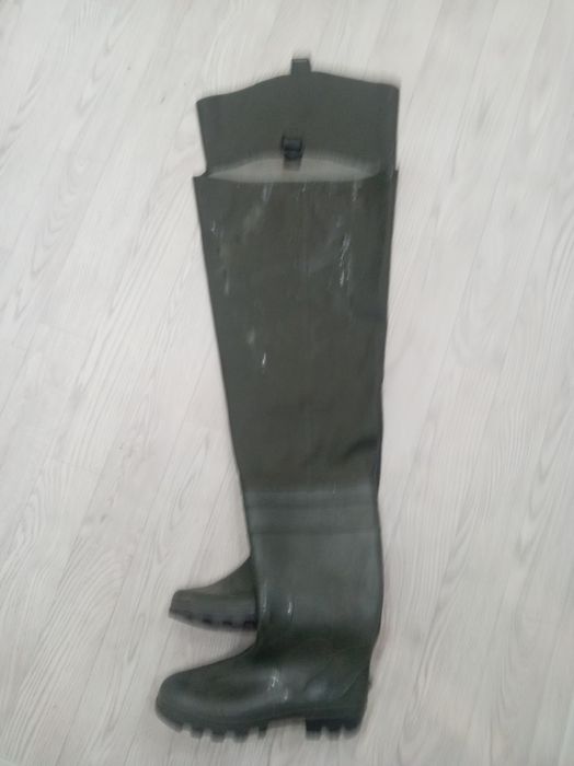 Сапоги  болотные.