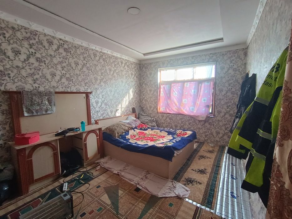 Srochna hovli uy sotiladi uzumbogda 6 sotix